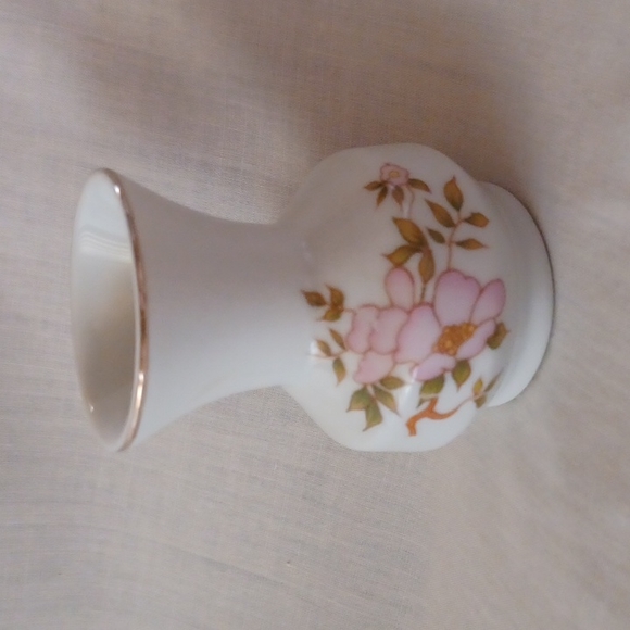 Leart Mini Bud Vase Pink Floral Design with Gold Trim - Picture 2 of 7